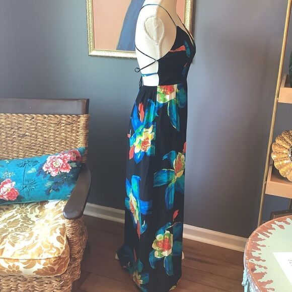 New Forever 21 Floral Maxi Dress 🌺 - Picture 4 of 11